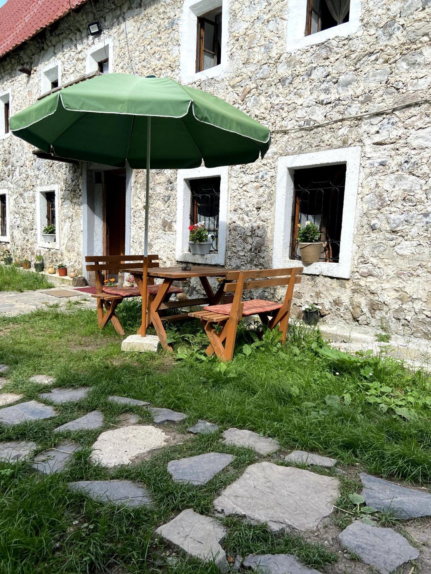 Guesthouse Kujtimi Theth Exterior photo